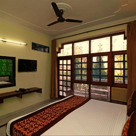Hari Villa Residency --Near Noida Indoor Stadium Екстер'єр фото