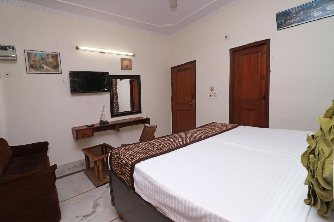 Hari Villa Residency --Near Noida Indoor Stadium Екстер'єр фото